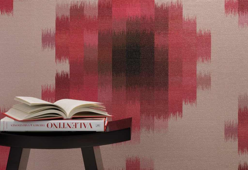 Kunststofftapete  MonaDiese außergewöhnliche Tapete zeigt eine gerasterte Mohnblüte, deren Pixel in unterschiedlichen und sehr fein abgestuften Farbnuancen vergrößert und verschwommen, im Detail aber dennoch scharf angelegt sind.