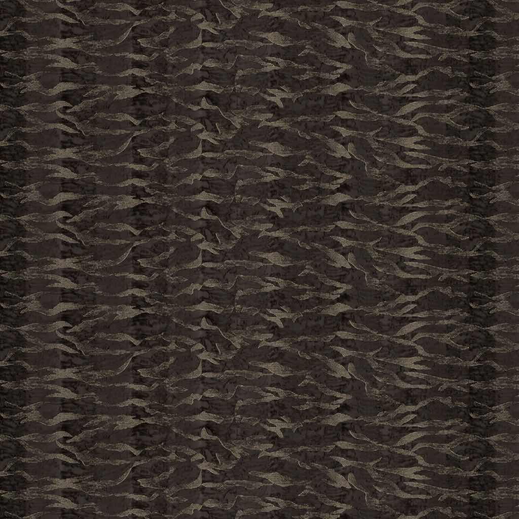 Der mit einem fantasievollen, ornamentalen Dessin bestickte Velours beeindruckt durch seine Eleganz und Opulenz. Sein edler Changeant wird durch den Einsatz von schimmernden Metallfäden abgerundet, die für zusätzliche Akzente sorgen. In maskulinem Schwarz als auch in edlem Rosé steht der schwere Dekostoff für textilen Luxus pur. Der mit einem fantasievollen, ornamentalen Dessin bestickte Velours beeindruckt durch seine Eleganz und Opulenz. Sein edler Changeant wird durch den Einsatz von schimmernden Metallfäden abgerundet, die für zusätzliche Akzente sorgen. In maskulinem Schwarz als auch in edlem Rosé steht der schwere Dekostoff für textilen Luxus pur.