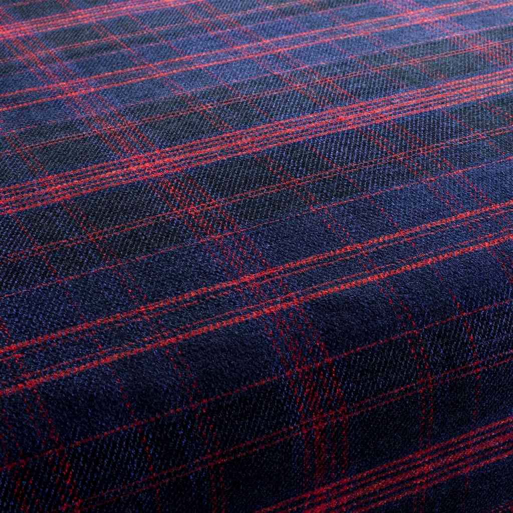 Englischen Charme verbreitet dieser Bezugsstoff mit seinem klassischen Karomuster. Erfrischende Akzente setzen dabei die sechs geschmackvollen Farbstellungen des wohnlichen Chenille-Artikels.