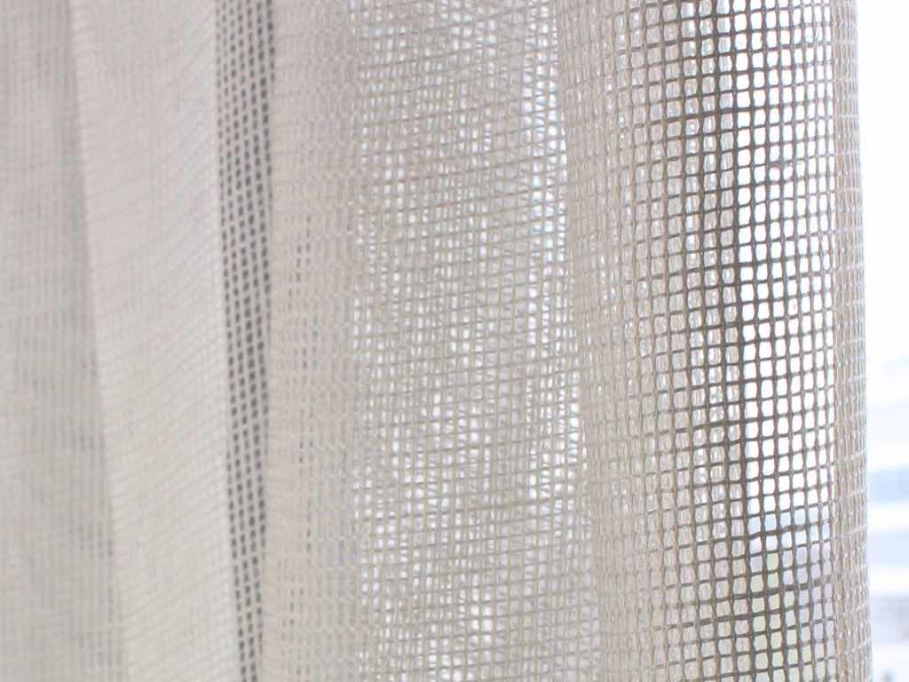 Grobes Leinennetz in Dreher-Technik mit angenehm weichem Griff. Material: 100% Leinen