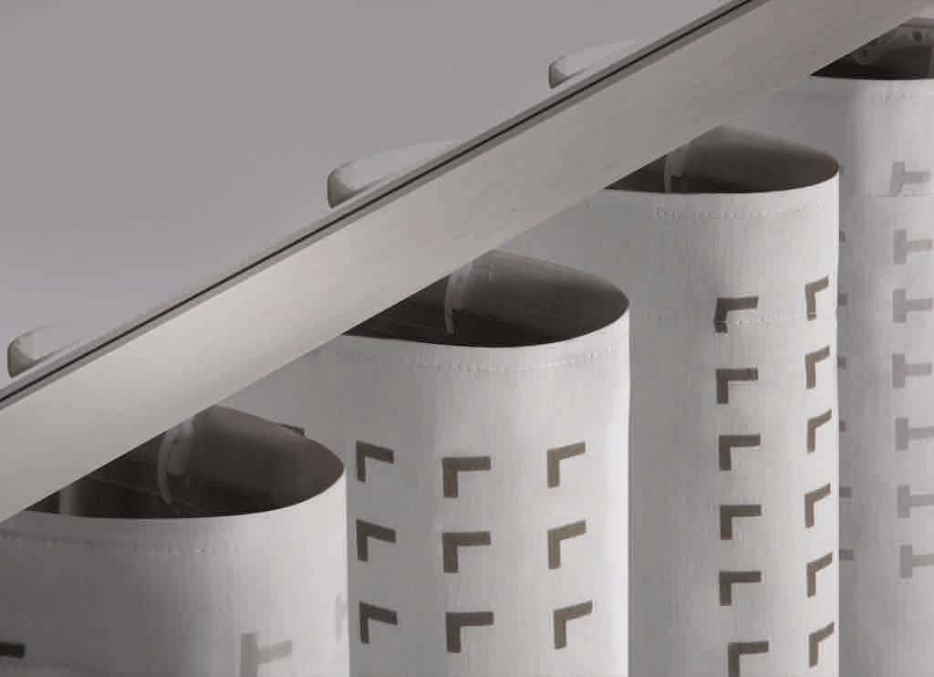 Die perfekte Dekoration für zwei Stoffe in einem Band, geeignet für die meisten handelsüblichen Schienen- und Stangensysteme mit Innenlauf. Für Dekostoffe und Stores mit und ohne Rapport. Die perfekte Dekoration für zwei Stoffe in einem Band, geeignet für die meisten handelsüblichen Schienen- und Stangensysteme mit Innenlauf. Für Dekostoffe und Stores mit und ohne Rapport.